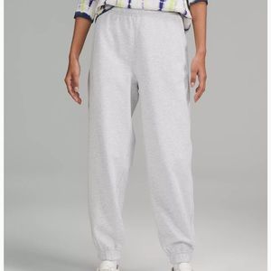 Lululemon Relaxed High-Rise Jogger - Heathered Core Ultra Light Grey - size 10